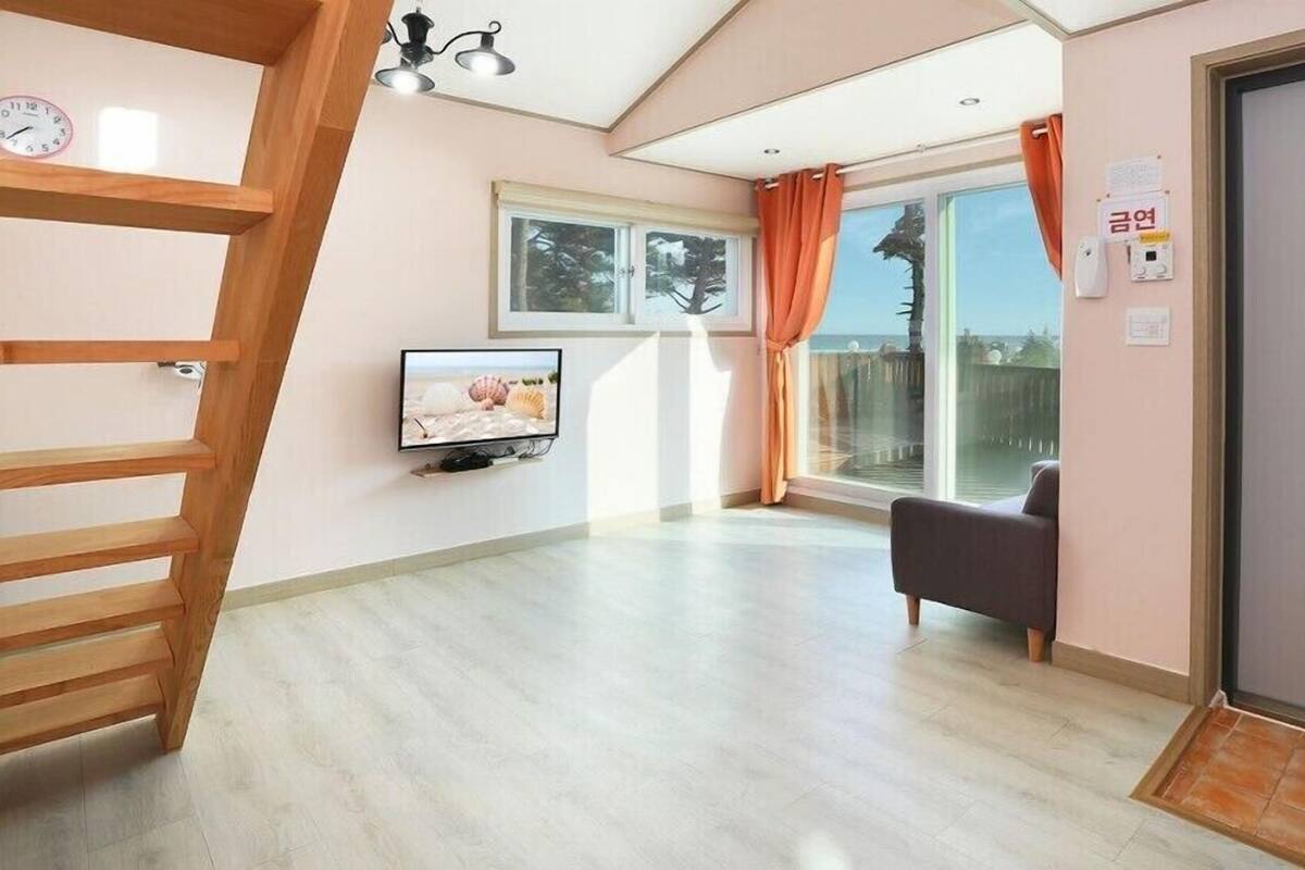 Room (Ssangdunggi)