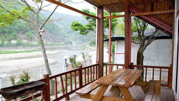 Room (Saesori) | WiFi (free), bed sheets - Bandi Hwangto Pension (Miryang)