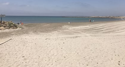1 bedroom apartment Sea views. Aire Acond terrace, WIFI, flat TV, renovated