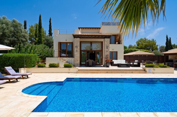 Front of property - Villa 148 - Lofou (Kouklia)