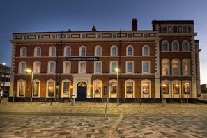 Pool - The Yarborough Hotel by Wetherspoon (Grimsby)