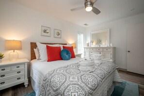 3 slaapkamers, een strijkplank/strijkijzer, gratis wifi, beddengoed