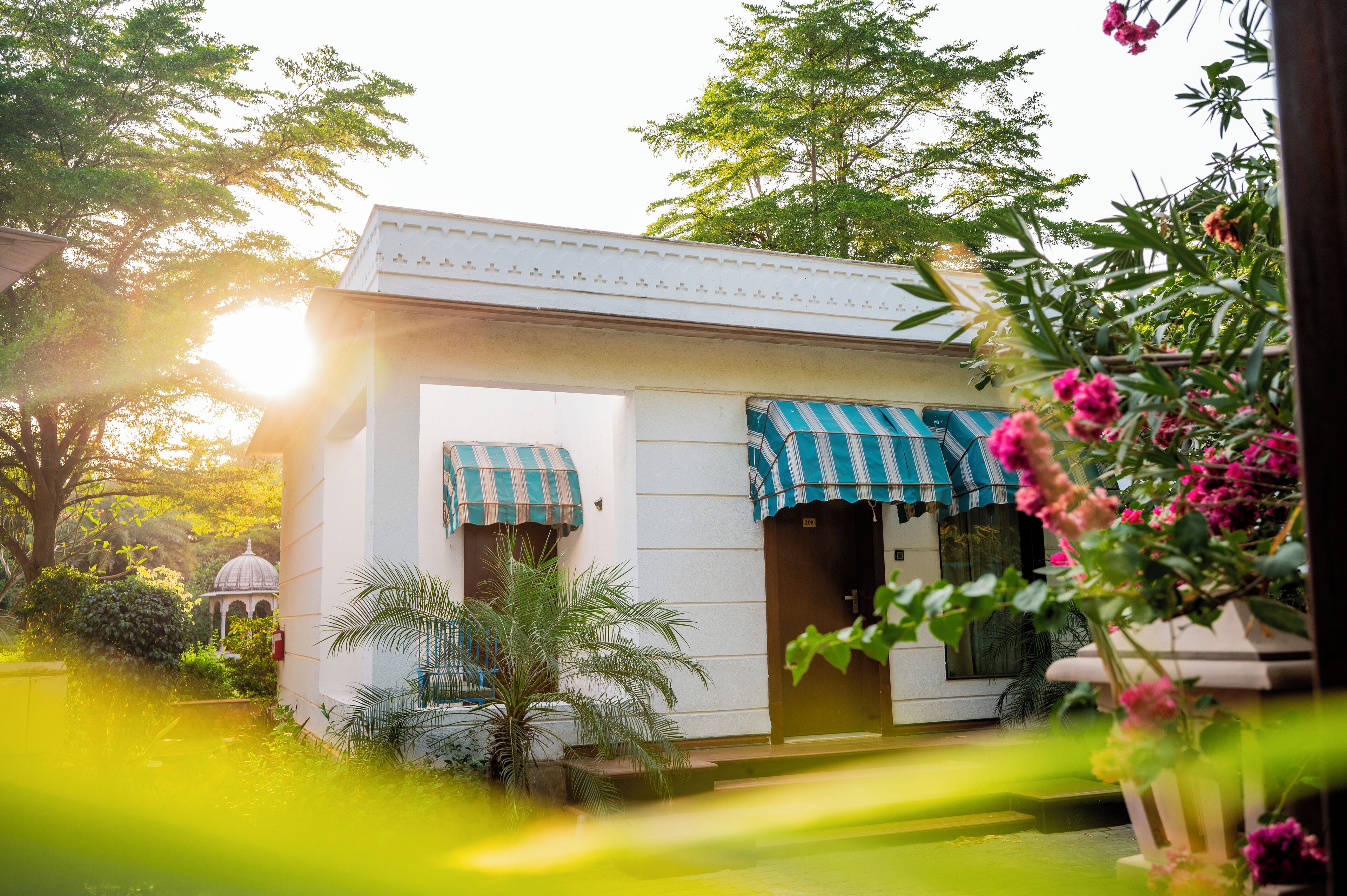 Luxury Cottage | 1 bedroom, hypo-allergenic bedding, pillow-top beds, minibar
