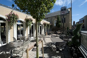 Exterior - Sandford House Hotel by Wetherspoon  (Huntingdon)