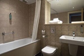 Hair dryer, towels - Sandford House Hotel by Wetherspoon  (Huntingdon)