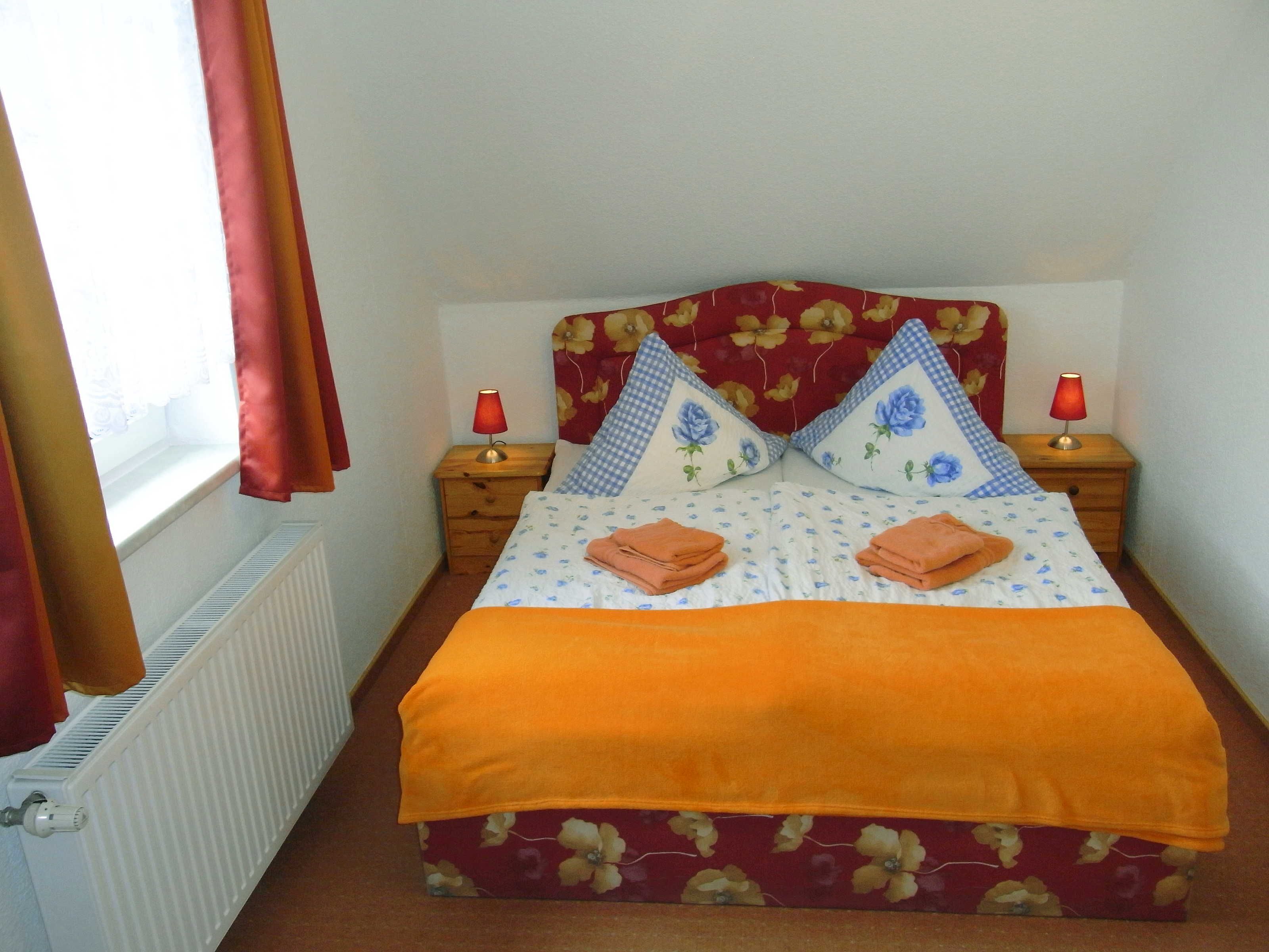 2 Schlafzimmer, Reisekinderbett, WLAN, Bettwäsche
