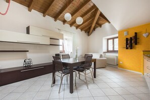 Appartamento, 1 camera da letto | Pasti in camera