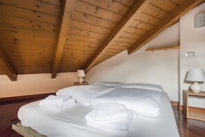 Apartemen, 1 kamar tidur | 1 kamar tidur, kedap suara, dan setrika/meja setrika