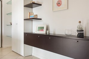 Apartment, 1 Bedroom | Room amenity