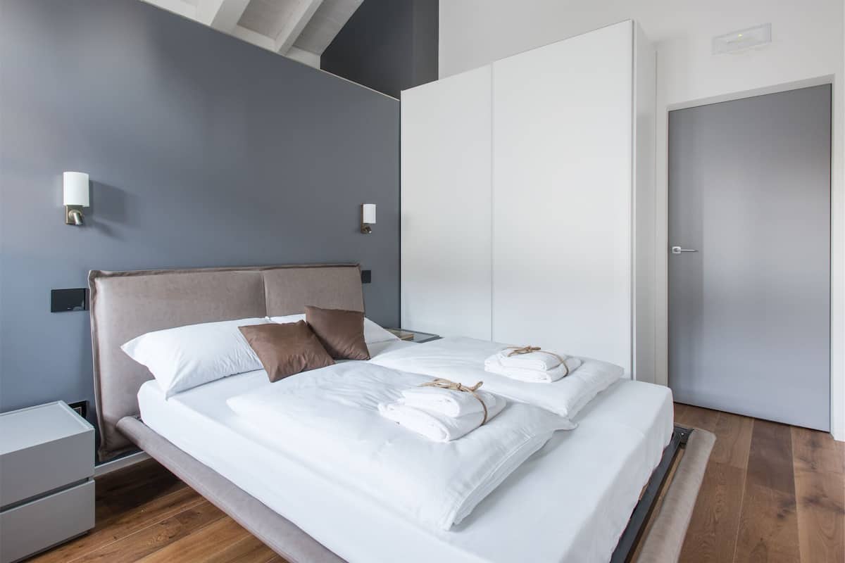 Apartment, 2 Bedrooms (4) | Iron/ironing board, WiFi (free), bed sheets
