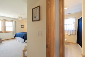 4 bedrooms, WiFi, bed sheets