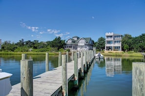 Marina - It's 5 O'clock Here - Ocracoke Island (Ocracoke)