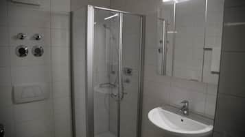 Handtücher, Seife, Toilettenpapier