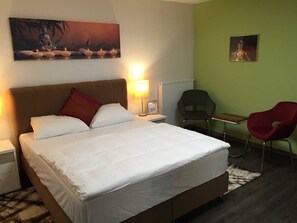 2 makuuhuonetta, Wi-Fi, vuodevaatteet