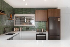 Fridge, microwave, oven, stovetop