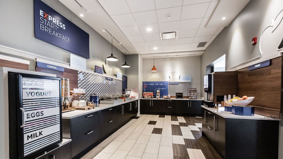 Holiday Inn Express & Suites Edmonton N - St. Albert by IHG