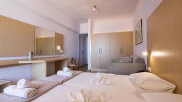 Family Quadruple Sea View | In-room safe, individually decorated, individually furnished, desk