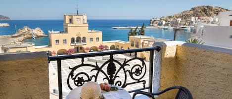 Family Quadruple Sea View | In-room safe, individually decorated, individually furnished, desk