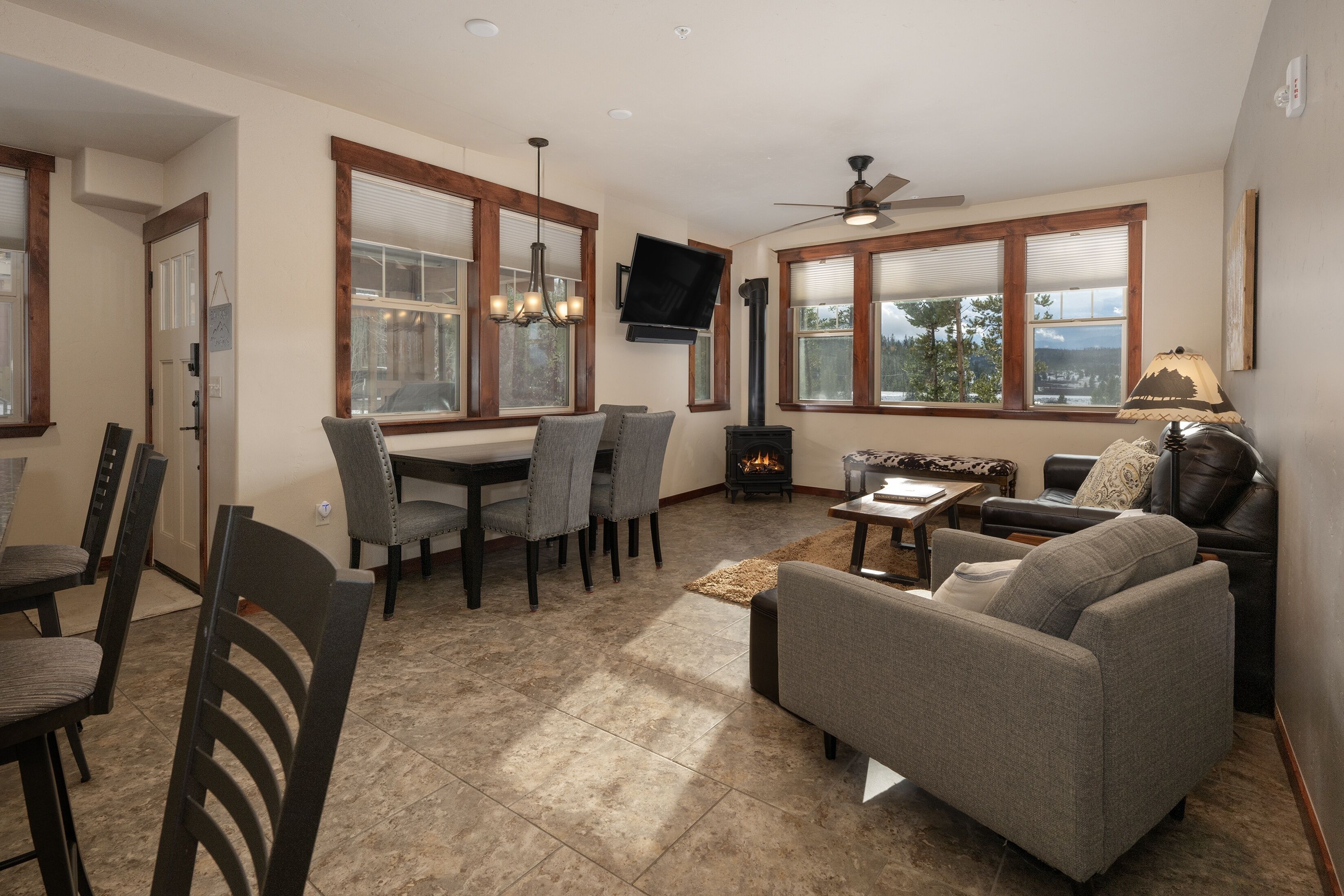 Condo, 2 Bedrooms | Living area | Smart TV