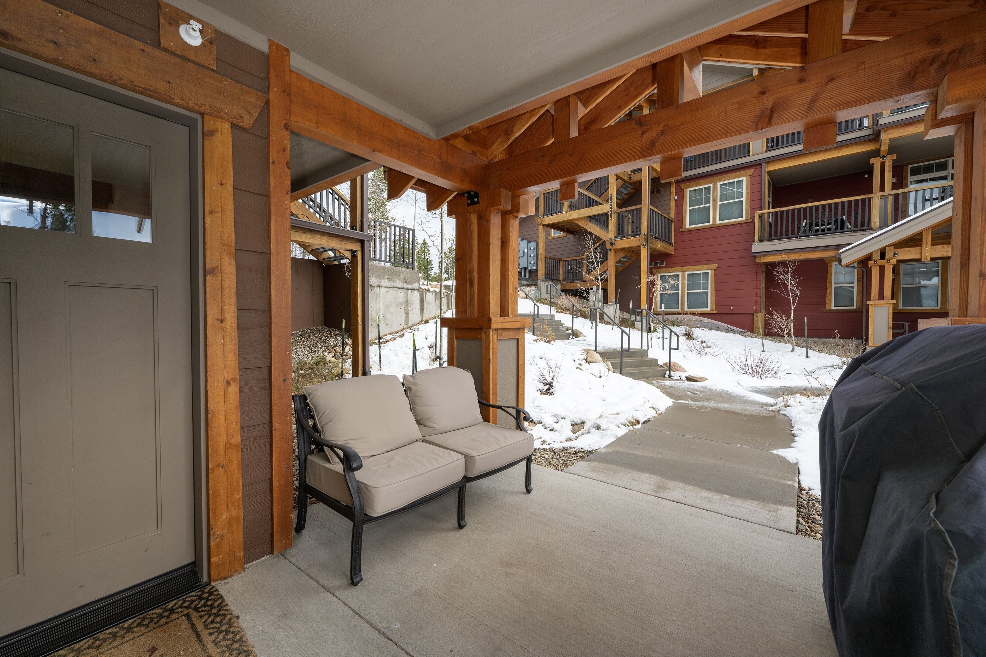 Condo, 2 Bedrooms | Property grounds