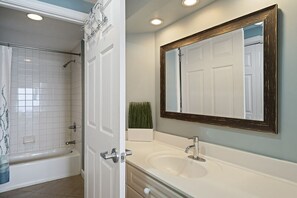 Apartment, 2 Schlafzimmer | Badezimmer | Handtücher