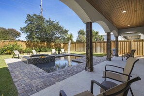 Huis, 6 slaapkamers | Zwembad | Een buitenzwembad