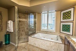 Appart'hôtel, 3 chambres | Salle de bain | Serviettes fournies