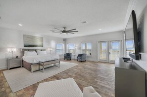 House, Multiple Beds | Living room