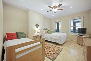 5 عدّة غرف نوم وبديكورات فريدة لكل غرفة وطراز فريد لكل وحدة ومكتب