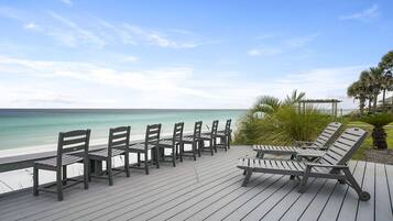 House, 5 Bedrooms | Balcony