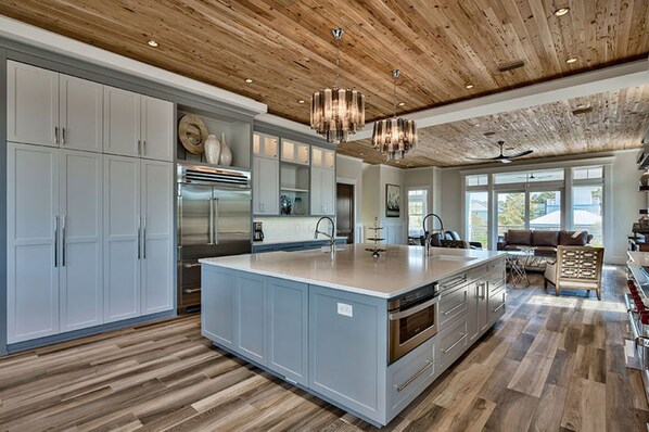 House, Multiple Beds | Private kitchen