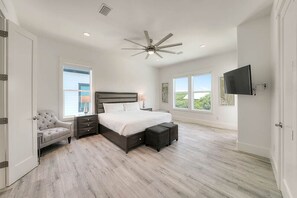 House, Multiple Beds