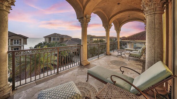 Maison, 4 chambres | Balcon