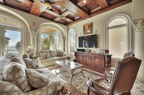 House, 4 Bedrooms | Living room | Flat-screen TV, fireplace, DVD player