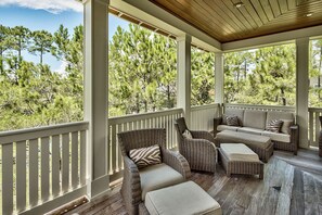 Casa, 6 habitaciones | Balcón