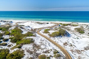 House, 6 Bedrooms | Beach