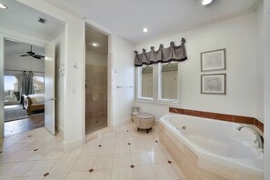 House, 5 Bedrooms | Bathroom