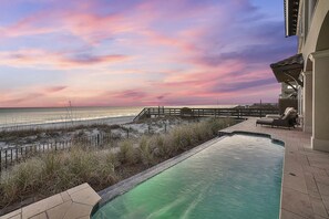 Hus, flere senger | Basseng | Utendørsbasseng