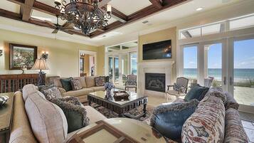 House, Multiple Beds | Living room | TV, fireplace