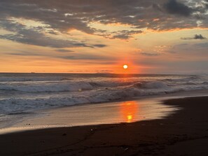 Sun loungers, beach towels - Stylish Sol & Arena + Pool Table + Private Jacuzzi + GAS BBQ + Pet Friendly (Playa Hermosa Garabito Jaco)