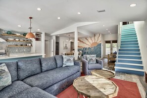 House, 4 Bedrooms | Living room