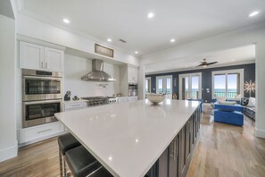 House, Multiple Beds | Private kitchen | Full-size fridge, microwave, oven, freezer