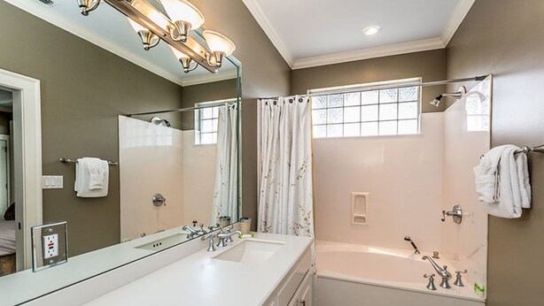 Bathroom - Son Kissed by Five Star Properties (Destin)