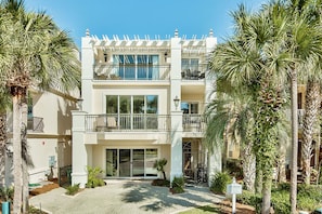 House, 4 Bedrooms | Exterior