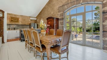 Maison | Coin séjour | Télévision de 120 cm avec chaînes numériques