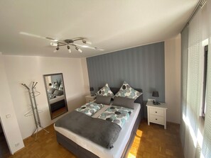 2 Schlafzimmer, Bügeleisen/Bügelbrett, WLAN, Bettwäsche