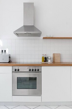 Luxury Apartment, 2 Bedrooms | Private kitchen | Full-sized fridge, microwave, oven, electric kettle - Central Mitte Design Apartment (Berlin)