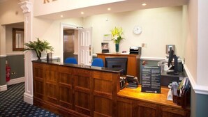 Reception - The Swan Hotel by Wetherspoon (Leighton Buzzard)