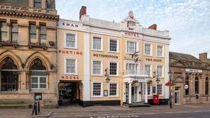 Exterior - The Swan Hotel by Wetherspoon (Leighton Buzzard)