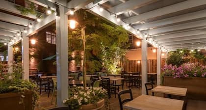 The Swan Hotel by Wetherspoon